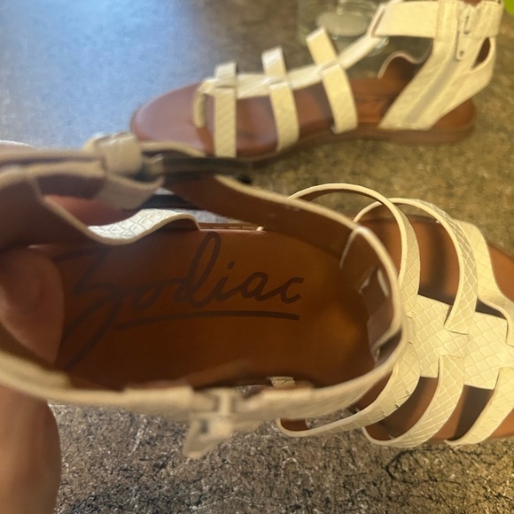 New ZODIAC
Calypso Sandal In White 7 - Picture 3 of 8